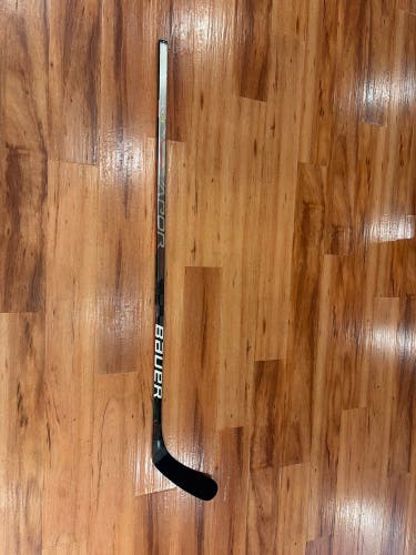 Intermediate Bauer Vapor Hyperlite Left Hand Hockey Stick P92 55 Flex (Used)