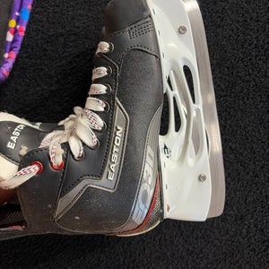 Easton Synergy EQ30 Hockey Skates Regular Width Size 5 (Used)
