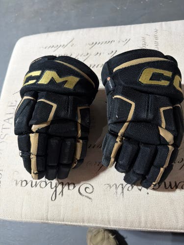 CCM Tacks AS-V Pro Gloves 11" (Used)