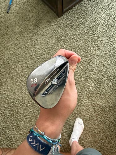 Men's TaylorMade Right Handed Wedge Wedge Flex 58 Degree Steel Shaft (Used)