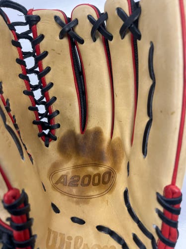 Wilson A2000 RH Outfield Baseball Glove 11.75" (Used)