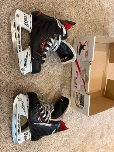 Black 2014 CCM RBZ 70 Hockey Skates Regular Width Size 1.5 (Used)