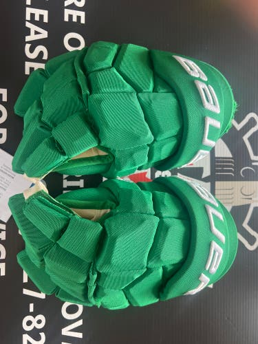 New St Pats Toronto Maple Leafs 3rd jersey Bauer Supreme Mach Gloves 15"