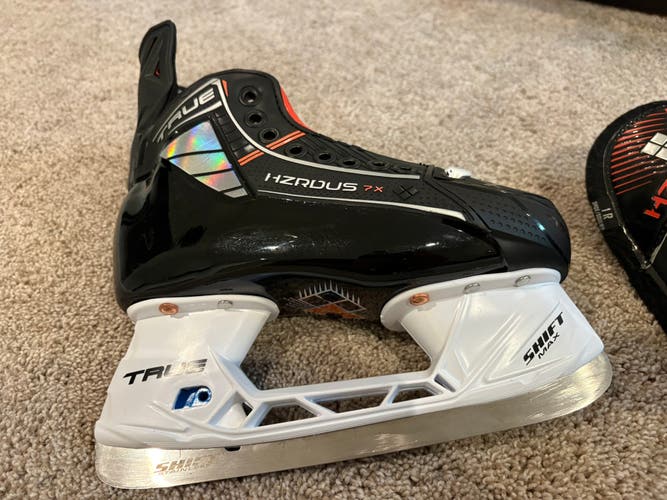 2023 True HZRDUS 7x Hockey Skates Regular Width Size 1 (New)