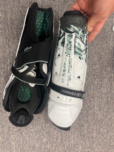 Junior CCM JetSpeed FTW 11" Shin Pads (Used)