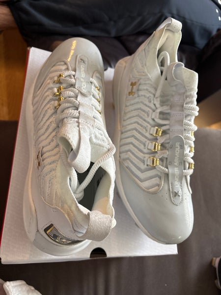 Men's Size M 10.5 (W 11.5) Under Armour Bryce harper (New)