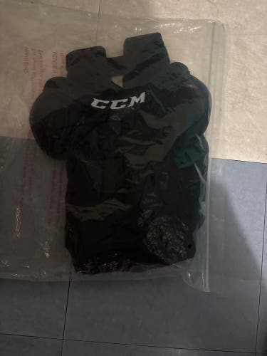 Junior CCM neck guard shirt protector (New)