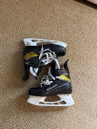 Black/Yellow 2020 Bauer Supreme Ultrasonic Hockey Skates Regular Width 7.5 (Used)