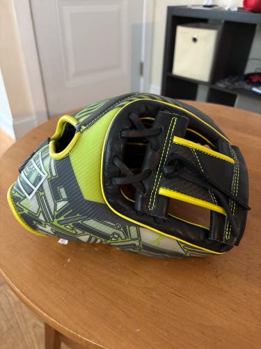 Rawlings REV1X RH Baseball Glove 11.75" (Used)