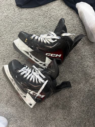 Red 2025 CCM JetSpeed FT8 Pro Hockey Skates Regular Width 8 (Used)