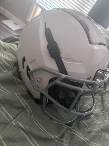 Youth Large Schutt F7 Helmet (Used)