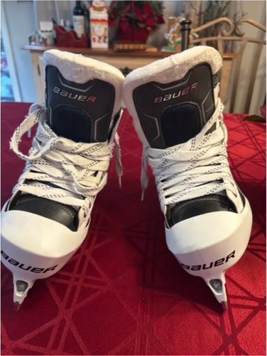 2016 Bauer Reactor 9000 Hockey Goalie Skates Regular Width Size 6 (Used)