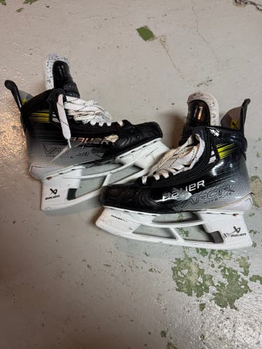 Yellow 2023 Bauer Vapor Hyperlite 2 Hockey Skates Pro Stock 9 (Used)