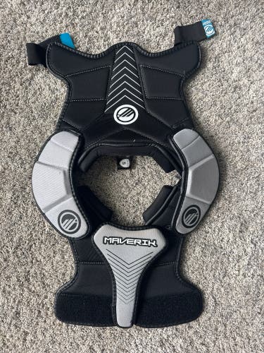 Small Youth Maverik Charger Shoulder Pads (Used)
