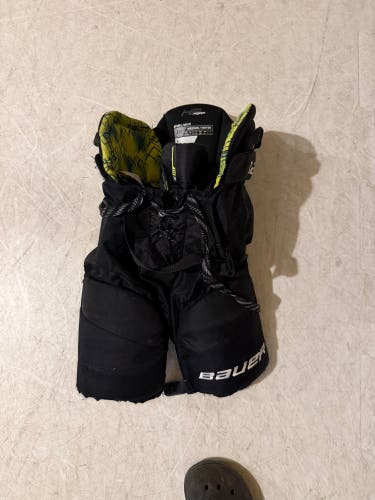 Junior Medium Bauer Hockey Pants (Used)