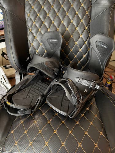 Large Nitro TEAM Snowboard Bindings (Used)