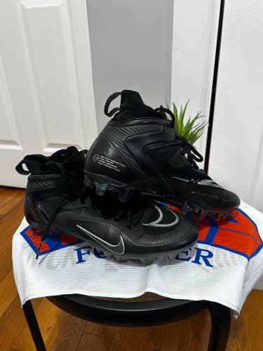 Black Men's Size M 10.0 (W 11.0) Adult Nike Huarache (Used)