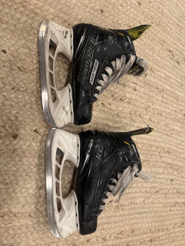 Bauer Supreme Ignite Pro Hockey Skates Regular Width Size 3 (Used)