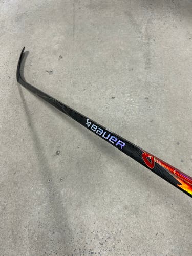 Senior Bauer Vapor Flylite Hockey Stick | LH “Joe Veleno” Pro Stock