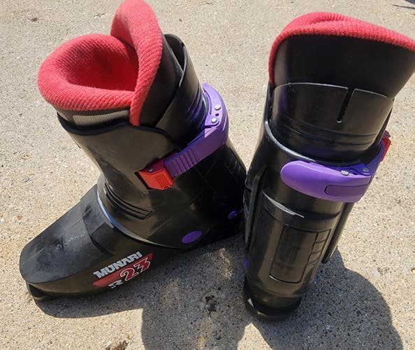 Munari R23 Ski Boots (Used)