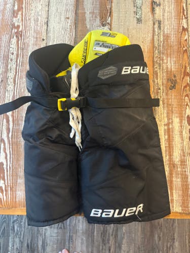 Junior Medium Bauer Supreme 3S Pro Hockey Pants (Used)
