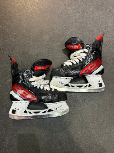 Senior CCM JetSpeed FT6 Hockey Skates | Size 7