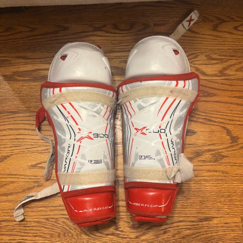 Intermediate Bauer Vapor X900 13" Shin Pads (Used)