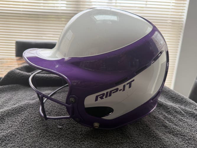 Small / Medium Rip It Vision Classic Batting Helmet (Used)