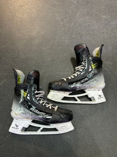 Senior Bauer Vapor Hyperlite 2 Hockey Skates | Size 7.5, Fit 3