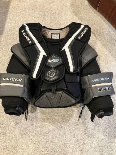 Int XXL Vaughn Velocity V9 Goalie Chest Protector (Used)