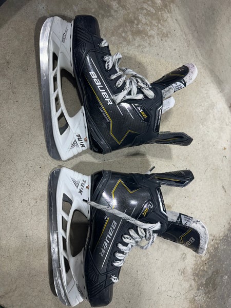 2024 Bauer Supreme M40 Hockey Skates Regular Width 7 (Used)