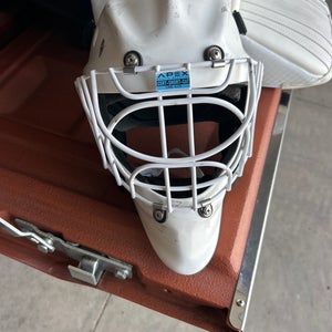 Senior Medium Coveted Mask 906 Sr Goalie Mask (Used)
