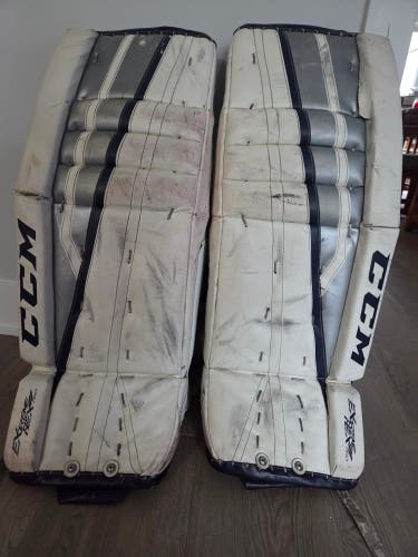 32" CCM Extreme Flex 760 Goalie Leg Pads (Used)