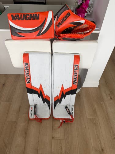 35" 2024 Vaughn SLR3 Pro Carbon Regular Goalie Full Set (Used)