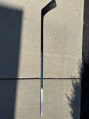 Senior CCM Custom Pro-stock JetSpeed FT6 Right Handed Hockey Stick P28 Pro Stock (Used)