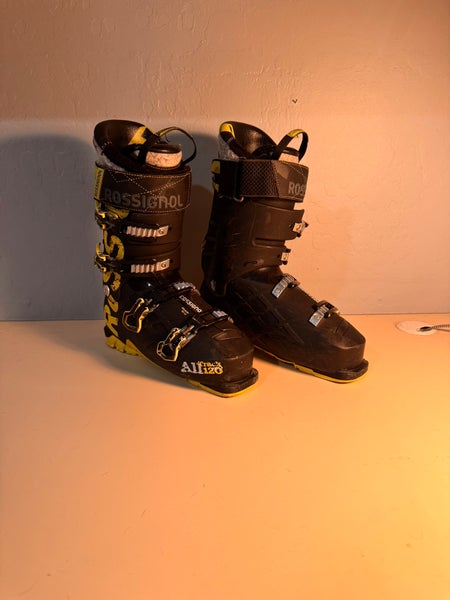 Mondo 25 & 25.5 Unisex Rossignol AllTrack 130 Pro All Mountain Ski Boots Stiff Flex (Used)