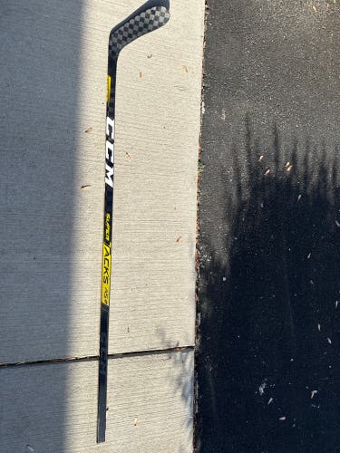 Senior CCM Super Tacks AS2 Right Handed Hockey Stick P28 85 Flex (Used)