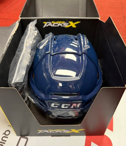 *BRAND NEW PRO SHOP SALE* CCM Super Tacks X Medium Navy
