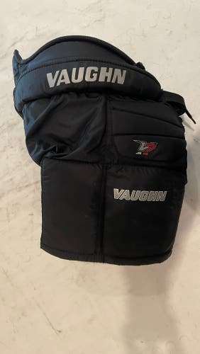 Junior Small Vaughn V7 Hockey Goalie Pants (Used)