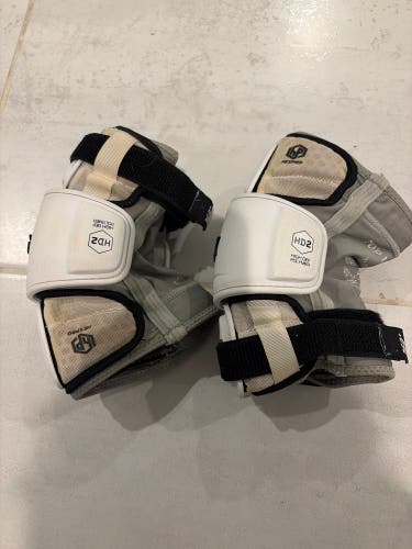 Large Adult STX Stallion 500 Arm Pads (Used)