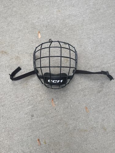 Medium CCM FM580 Full Cage (Used)