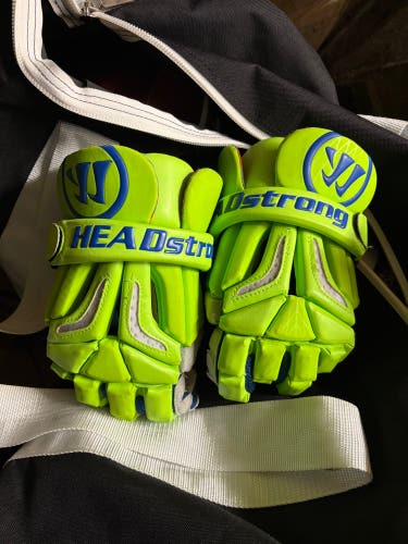 Warrior Burn Lacrosse Gloves