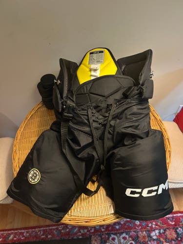 Senior Medium CCM HPTK Hockey Pants (New)