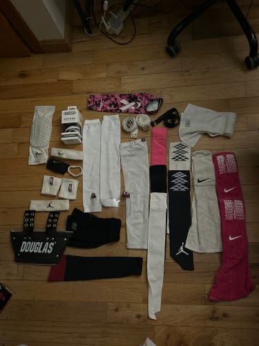 Football accessories lot ( CHECK DESCRIPTION !!!)