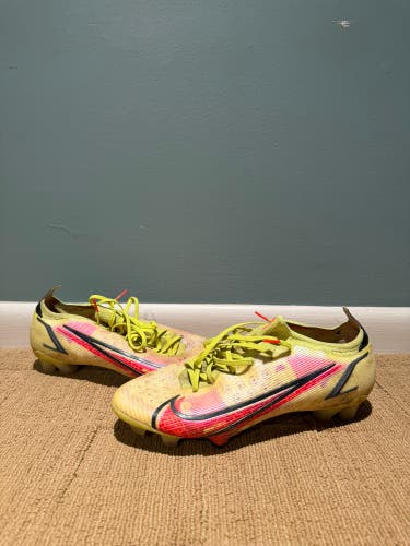 Men's Size M 10.5 (W 11.5) Nike Mercurial Vapor Cleats (Used)