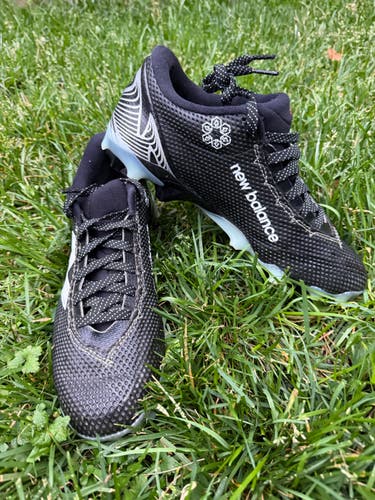 Size M8/W9.5 New Balance FreezeLX V5 Low in Black (Used)