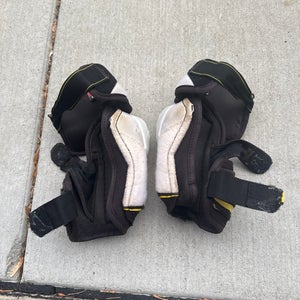 Senior Medium CCM Tacks 9060 Elbow Pads (Used)