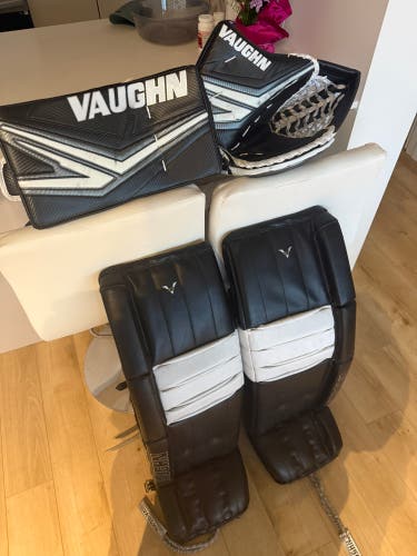 36" 2025 Vaughn Velocity V5 Regular Goalie Full Set (Used)