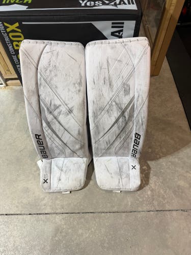 Medium Bauer Vapor X5 Pro Goalie Leg Pads (Used)