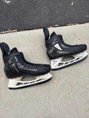 Black 2023 True Pro Custom Hockey Skates Wide Width Pro Stock 7 (Used)